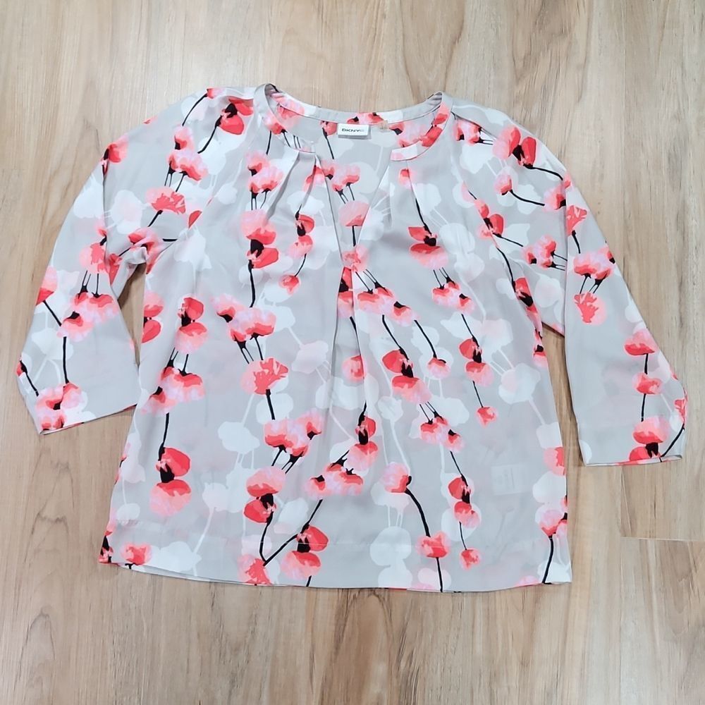 🔹️DKNYC Silver Cherry Blossom Floral 3/4 Sleeve Top Small